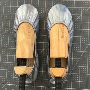 Storehouse flats size 9